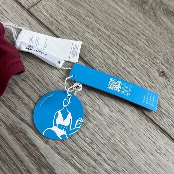 Cupshe New with Tags Keep It Cool Paneled Halter Underwire Red Bikini Top - Picture 4 of 5